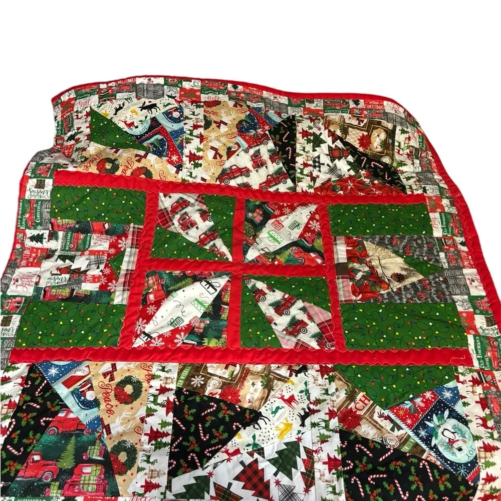 Christmas lap quilt. Approx 36” x 39”